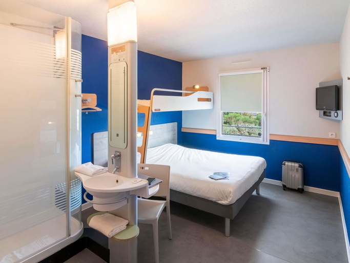 Bathroom 4, ibis budget Saint Maximin la Sainte Baume, Var