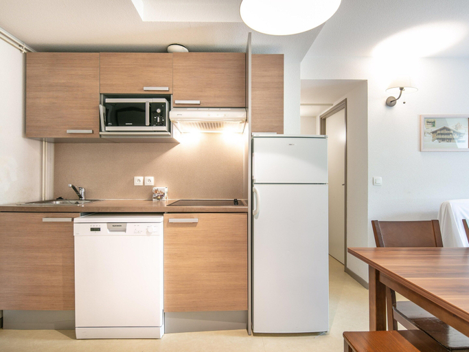 Private kitchen, Apartment in Gresse-en-Vercors near ski-lift, Isère