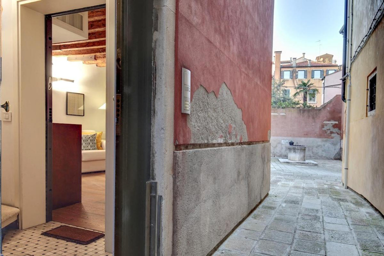 Others 5, Contemporary Apartment in Venice FF, Venezia