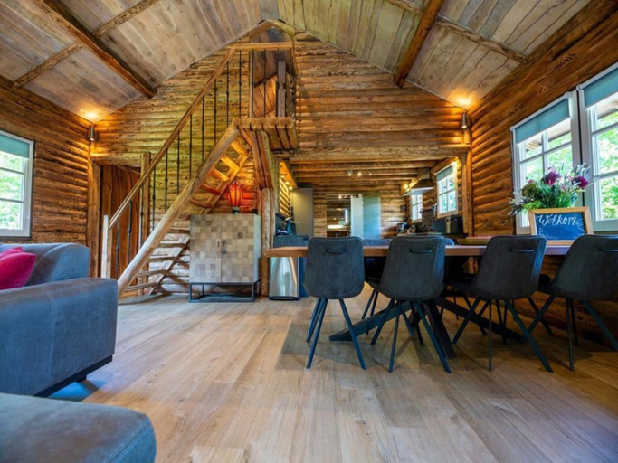Dining 3, Thatched Luxury Leisure Farm for 6 People, Baarle-Nassau