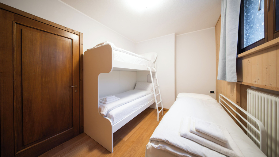 Bedroom 2, Santa Barbara 31, Sondrio