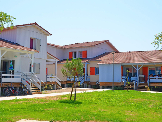 Garden, Marseillan Maisonette for 4, Hérault