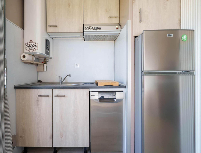 Private kitchen, Four-person Retreat Near the Beach, Hérault
