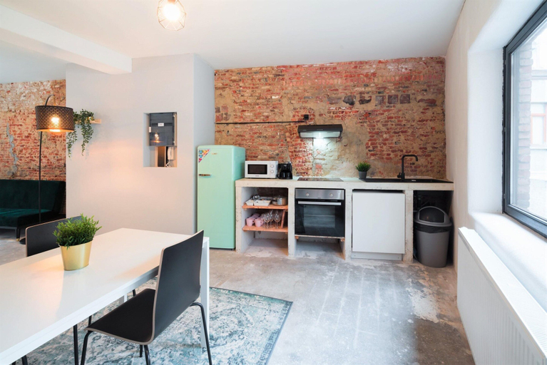 Dining 5, The Industrial Apartments2bbkwifins, Antwerpen