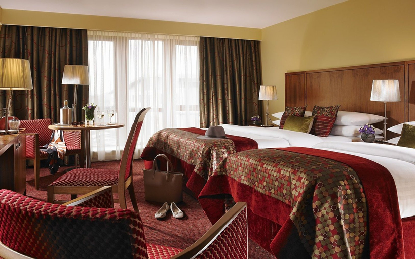 Others 3, The Rose Hotel