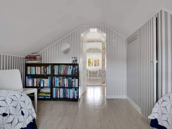 Interior 3, 5 Star Holiday Home in Hjalteby, Tjörn