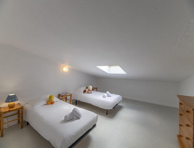 Room 3, Coastal Holiday in Carcans, Gironde