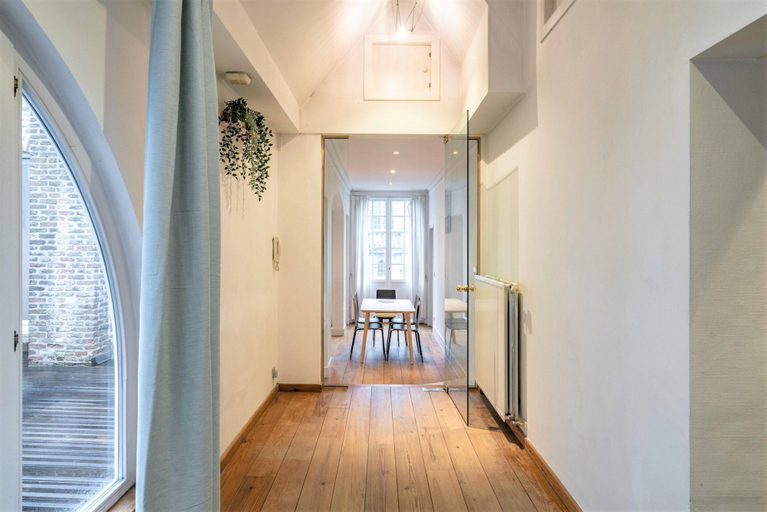 Dining 4, Deluxe Capital Street Stay for 12, Antwerpen