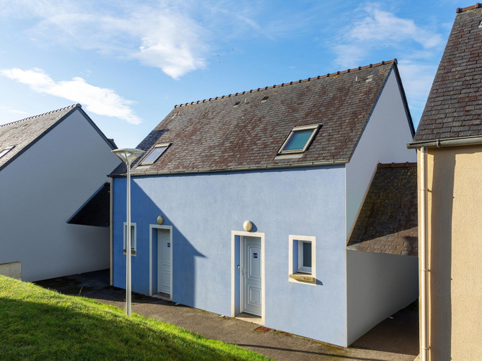 Exterior 5, Apartment with Heated Indoor Pool, Finistère