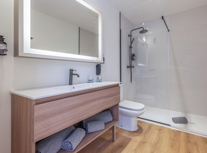 Bathroom 4, INNSiDE by Melia Valencia Oceanic, Valencia