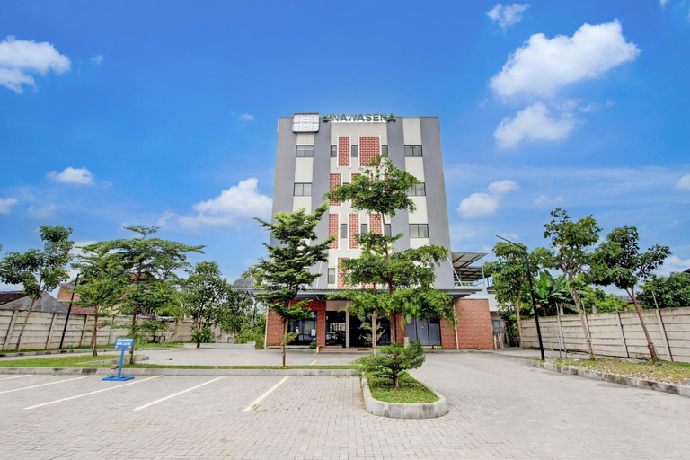 Exterior 4, Stylish Deluxe Stay With Free Wifi and Parking, Sukoharjo