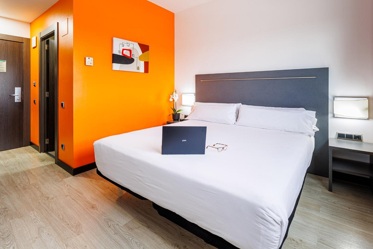 Bedroom, H2 Fuenlabrada, Madrid