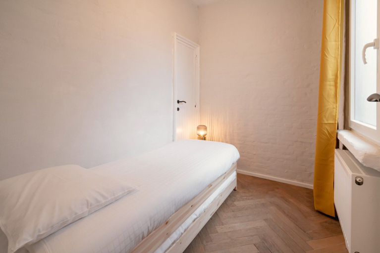 Room 3, 3BR Apartment - Central Station Area, Antwerpen
