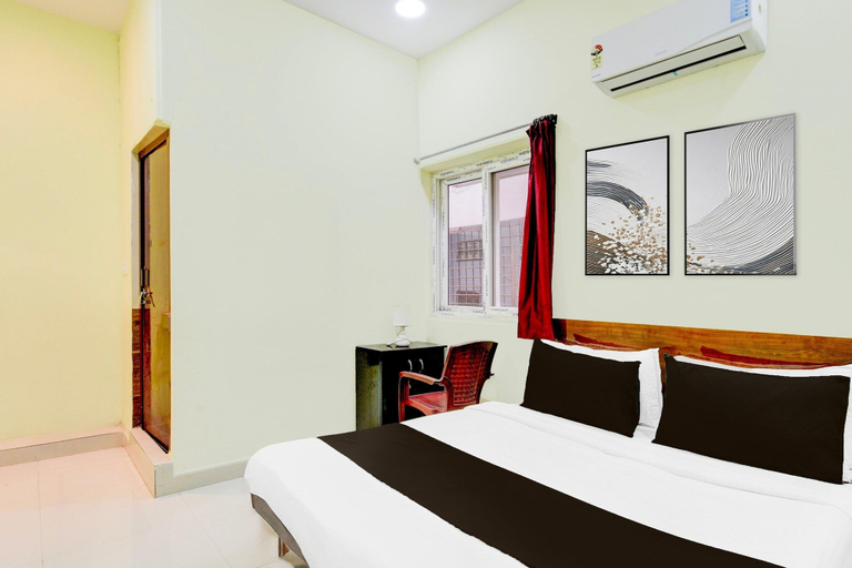 Room 3, Classic Shree Srinivasa Hotel, Ranga Reddy