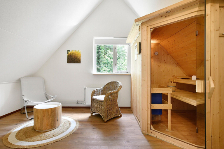 Spa treatment 5, Holiday Home With Sauna, 18 km. From Tilburg, Hilvarenbeek