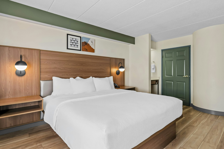 Bedroom 2, Spark by Hilton Lynchburg - University Area & Hwy 460, Lynchburg