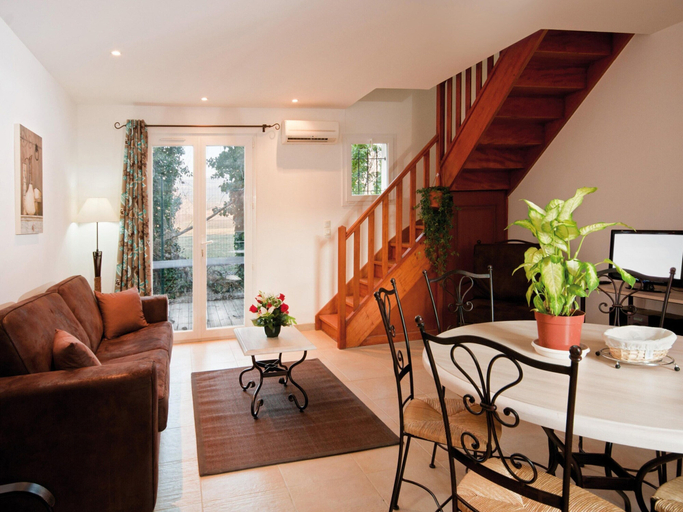 Living room 4, Provencal Cottage for 4 With Pool, Vaucluse