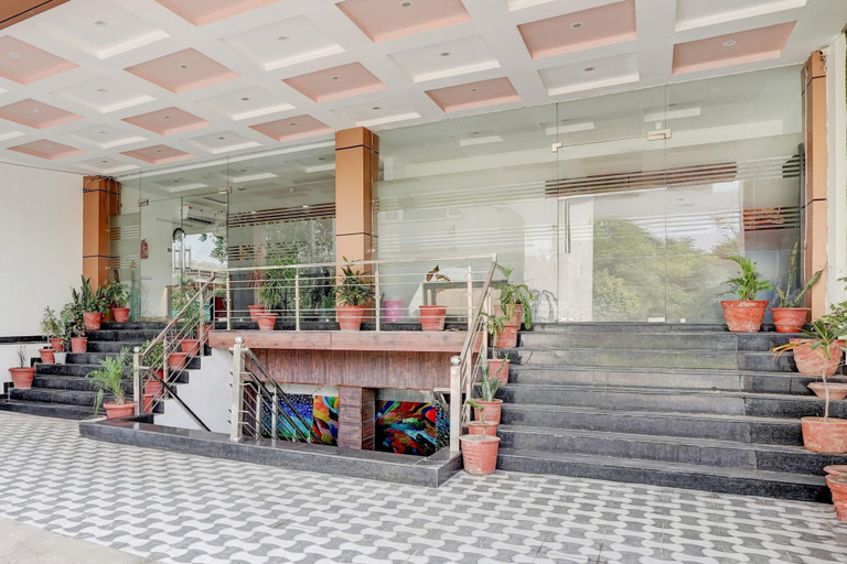 Reception 5, Collection O Zirakpur Bus Terminal, Sahibzada Ajit Singh Nagar