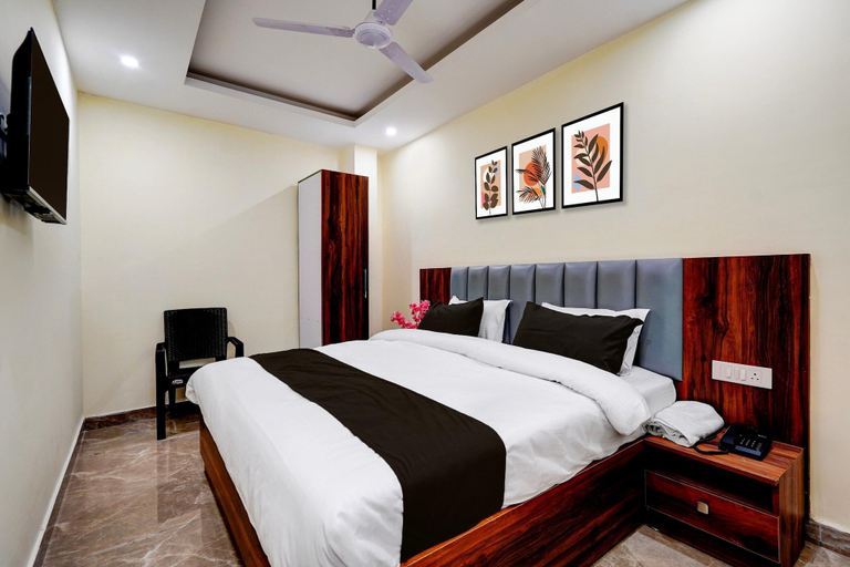 Room 5, Classic Survey Chowk Dehradun, Dehradun