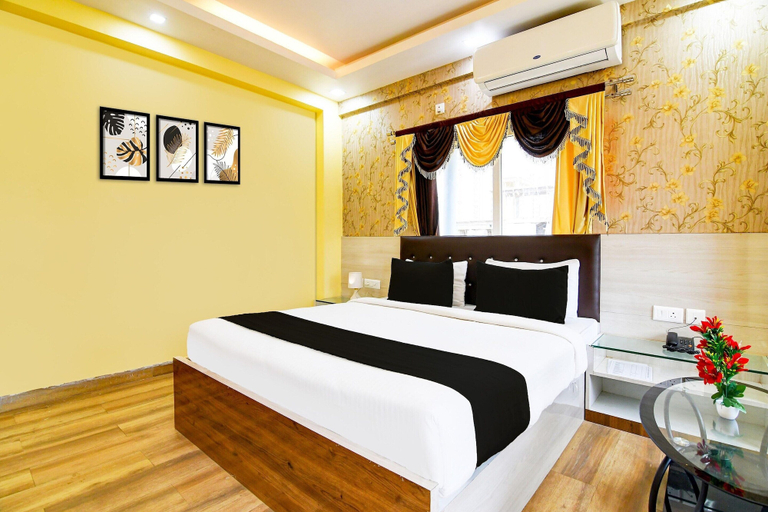 Room 4, Deluxe Rosedale Reliance Guest House, North 24 Parganas