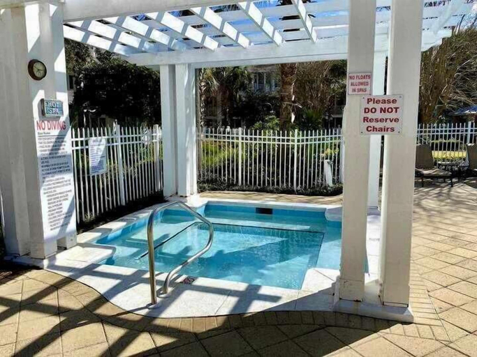 Pool 4, Pilot House 322, Walton