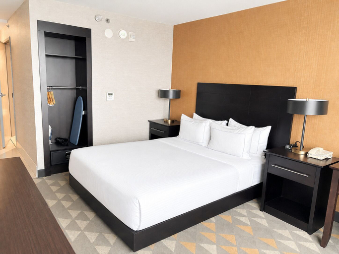 Bedroom 3, DoubleTree by Hilton Pointe Claire Montreal Airport West, Montréal
