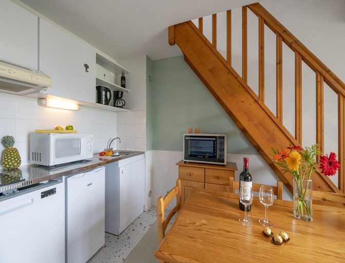 Private kitchen, Coastal Holiday Apartment in Carcans, Gironde