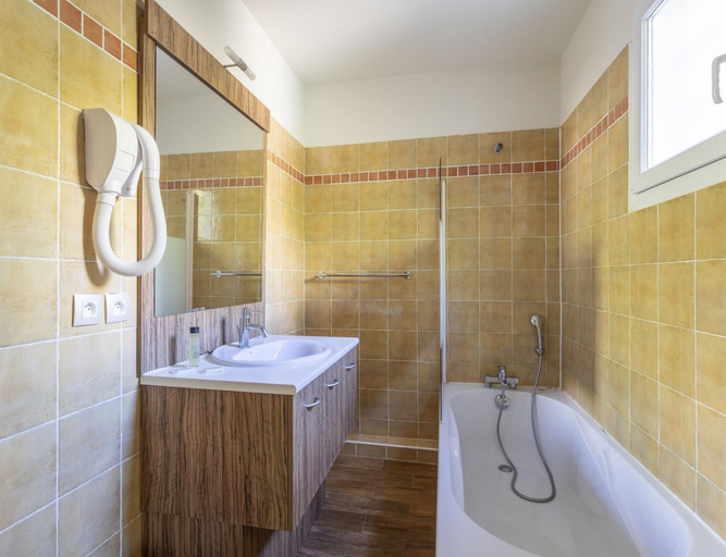 Bathroom 5, 3-bedroom Provencal Retreat for 8, Var