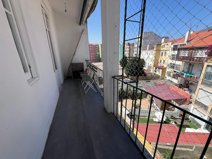 Others 4, BmyT Central Apartments, Lisbon