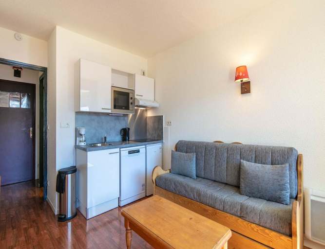 Private kitchen 3, Alpine Studio in Central Setting, Isère