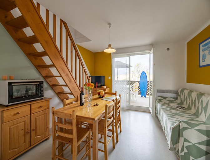 Dining 4, Coastal Holiday Apartment in Carcans, Gironde