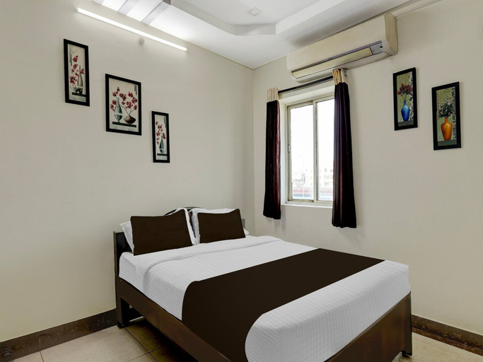 Room 4, Deluxe Smart Stays, Krishna