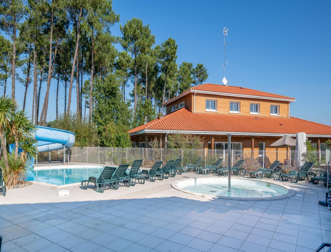 Pool 5, Spacious Forest Stay for 6, Landes