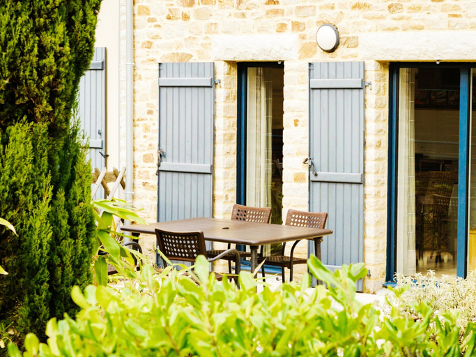 Balcony, Coastal Apartment Escape in Cancale, Ille-et-Vilaine