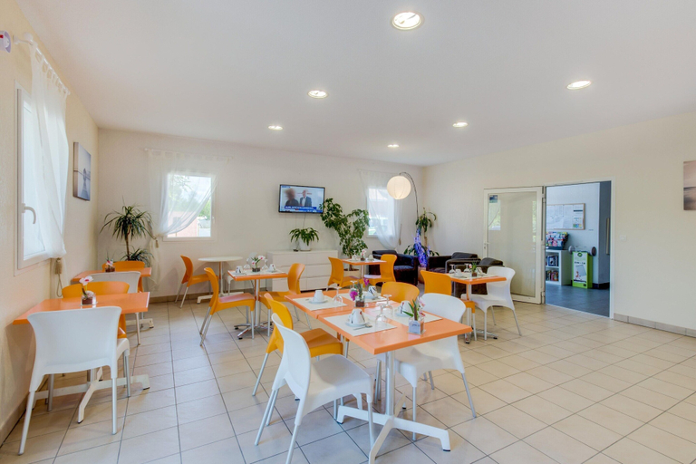 Dining 4, Charming House for 4 with Sleeping Alcove, Hérault