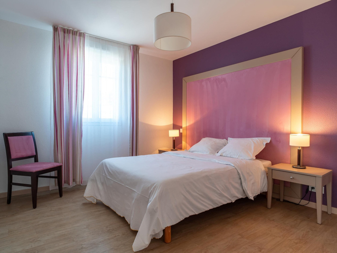 Room, Art Village Apartment for Four, Finistère