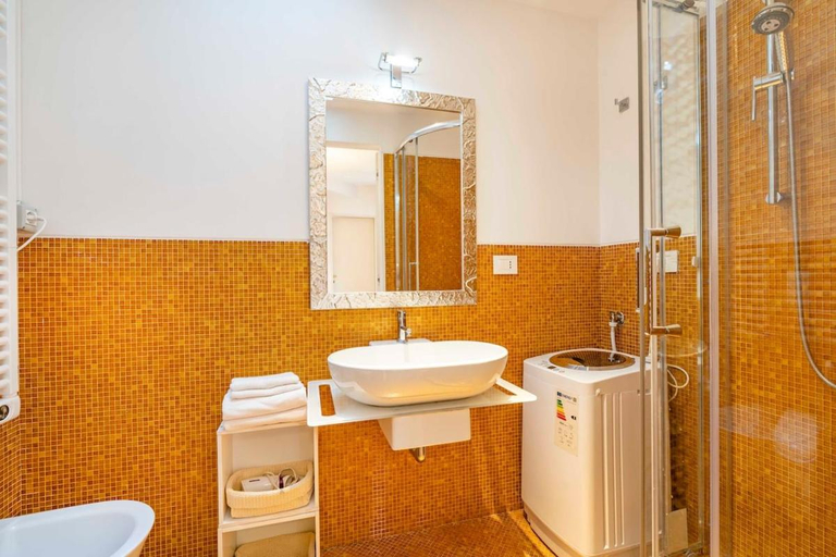 Bathroom 1, Contemporary Apartment in Venice FF, Venezia