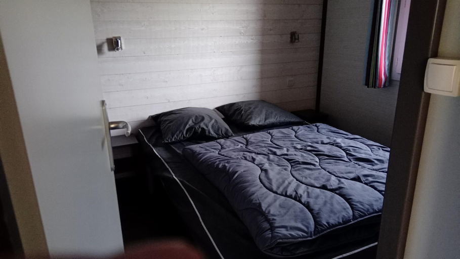Room, Cozy Countryside Cottage for 2, Lot