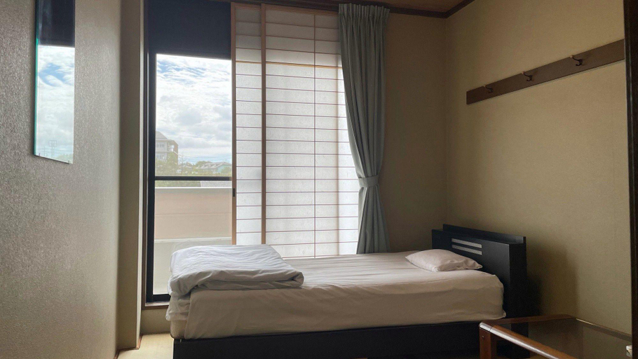 Bedroom 2, Business Hotel Yamaguchi, Shika