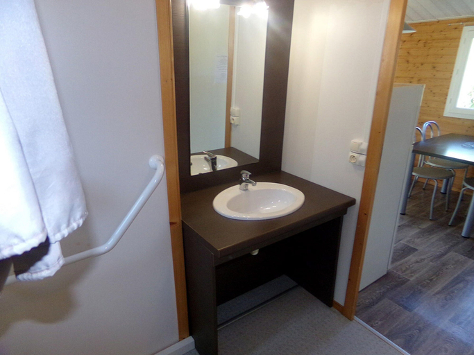 Bathroom 2, Accessible Family Cottage in Corrèze, Corrèze