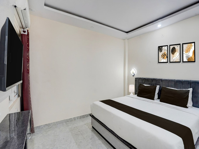 Room 2, Deluxe OYO IIT BHU Varanasi, Varanasi
