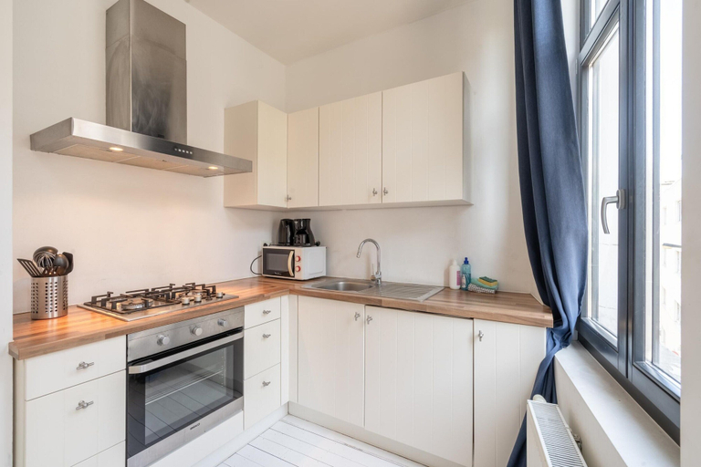 Private kitchen, Cozy Antwerp Apartment Stay for 7, Antwerpen