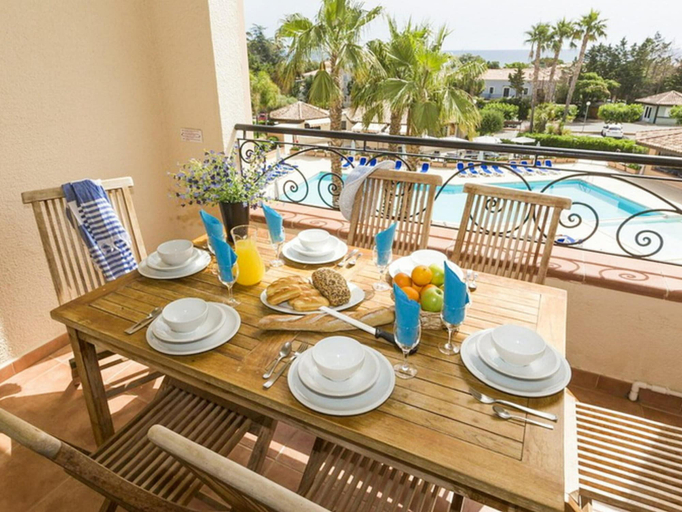 Balcony 3, Family Coastal Stay in Linguizzetta, Haute-Corse