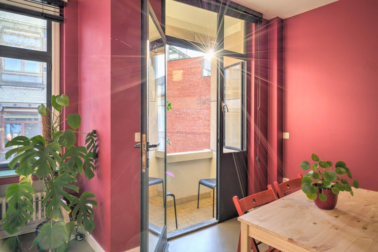 Balcony, Spacious Stay for 9 in Antwerp, Antwerpen