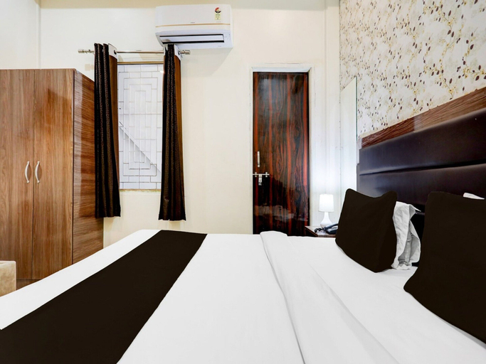 Room 4, Deluxe Sankat Mochan Gandhi Nagar, Varanasi