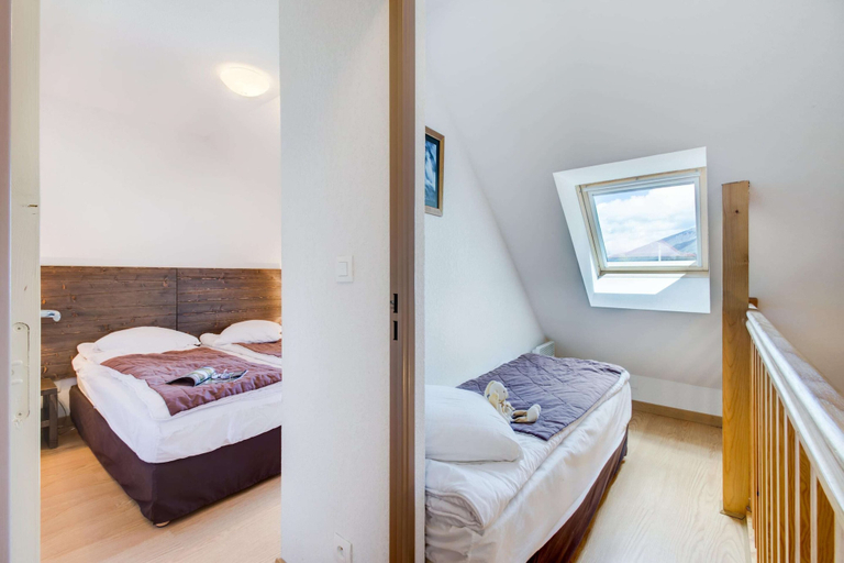 Room 3, Duplex Alpine Stay for 9, Loudenvielle, Hautes-Pyrénées