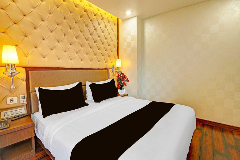 Room 4, Deluxe With Twin Bed Sitabuldi Station, Nagpur