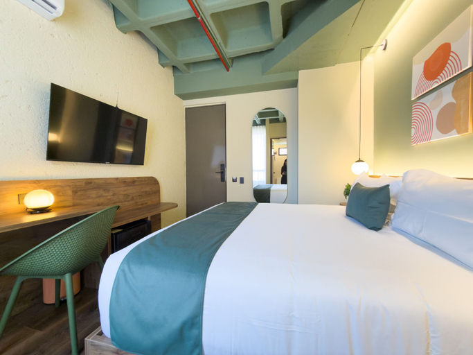 Room 3, Urbit Garden Hotel, Medellín