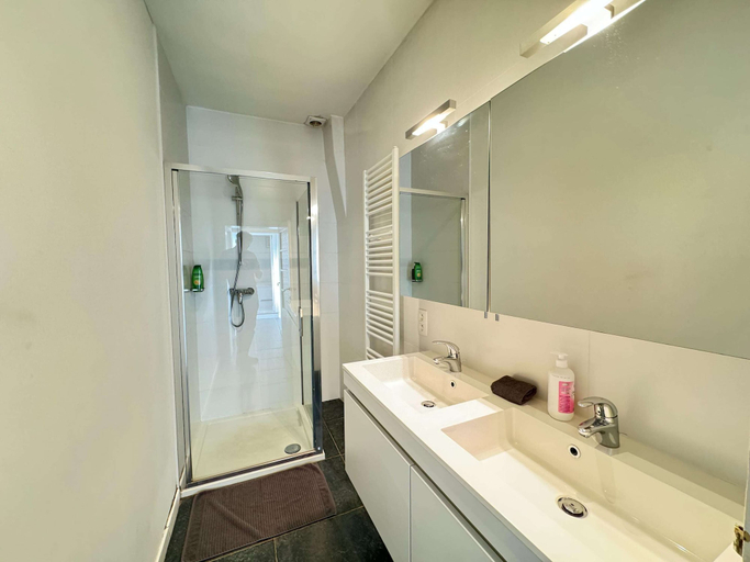 Bathroom 2, The Antwerp Old Town Lodge, Antwerpen