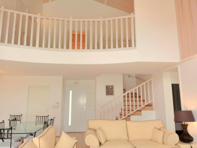 Interior, Golf-side Sanctuary in Mazamet, Tarn
